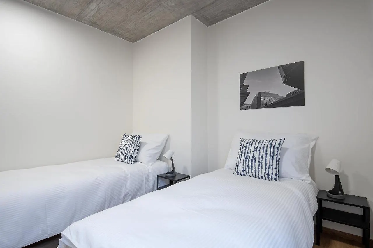 7 Ruzyne Apartments Praga