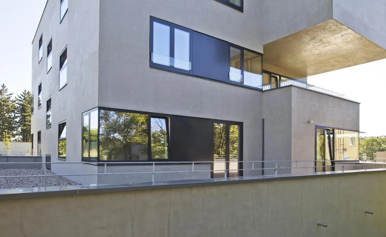 7 Ruzyne Apartments Praga