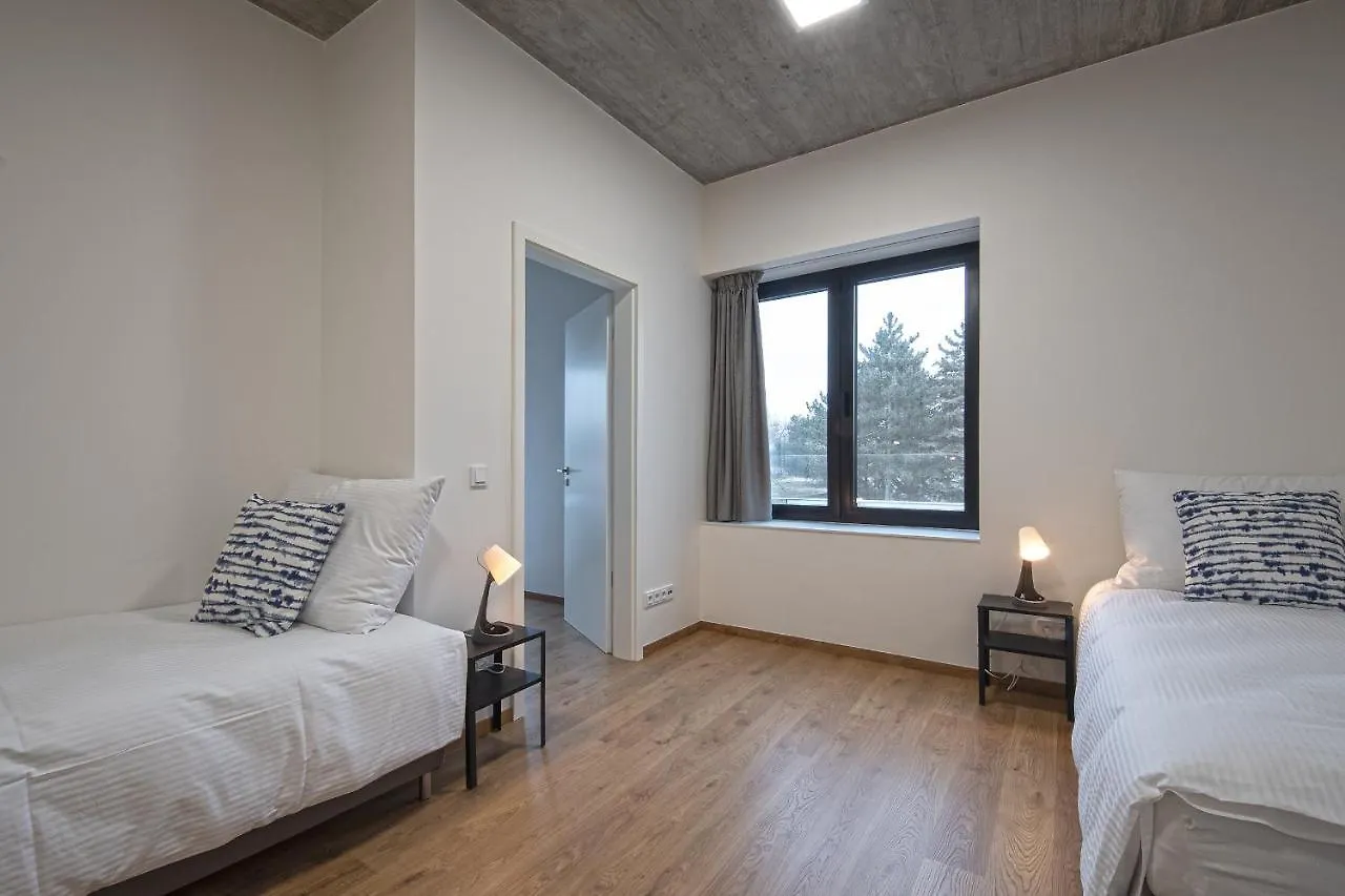 7 Ruzyne Apartments Praga