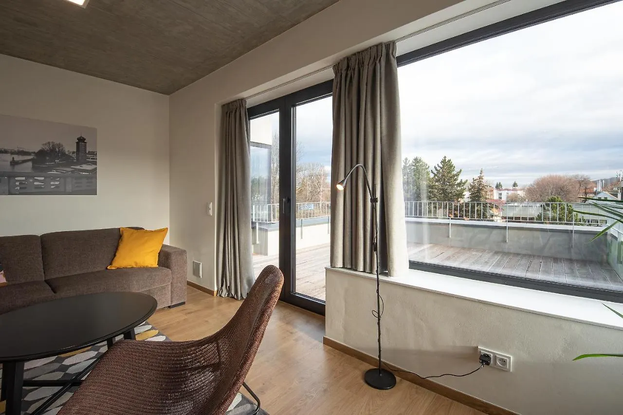 7 Ruzyne Apartments Prag