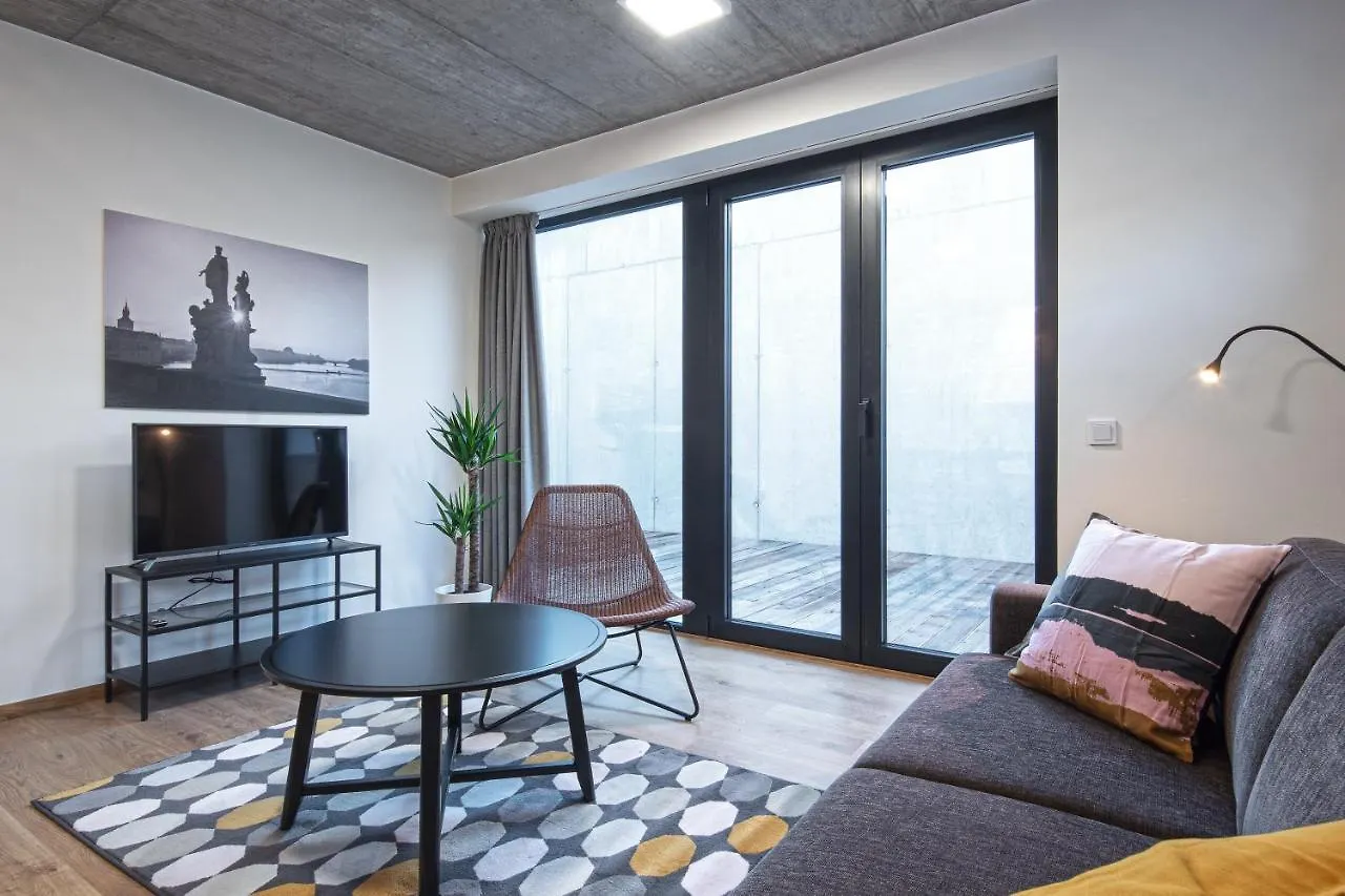 7 Ruzyne Apartments Prag