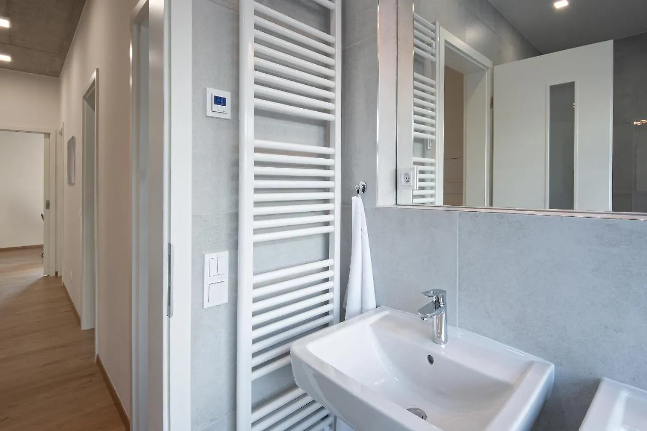 7 Ruzyne Apartments Prag
