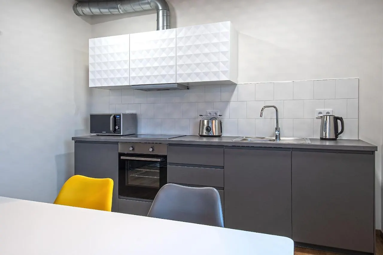 7 Ruzyne Apartments Prag